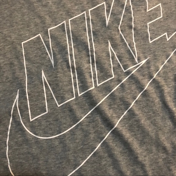 Woman’s Long Sleeve Nike Shirt - Picture 3 of 4